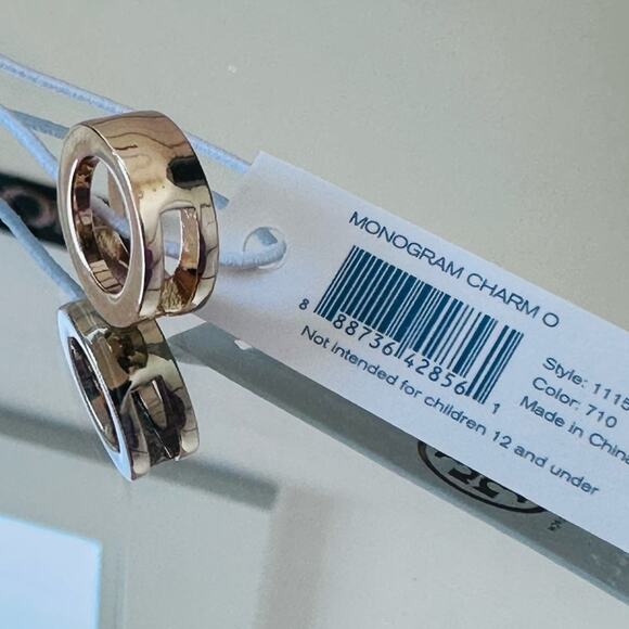 Tory Burch - Monogram “O” initial charm, NWT - Picture 4 of 4